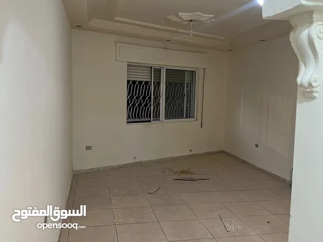 السلام عليكم شقة للإيجار من المالك مباشرة يرجى قرائة الاعلان جيدا وعدم تدخل الوسطاء