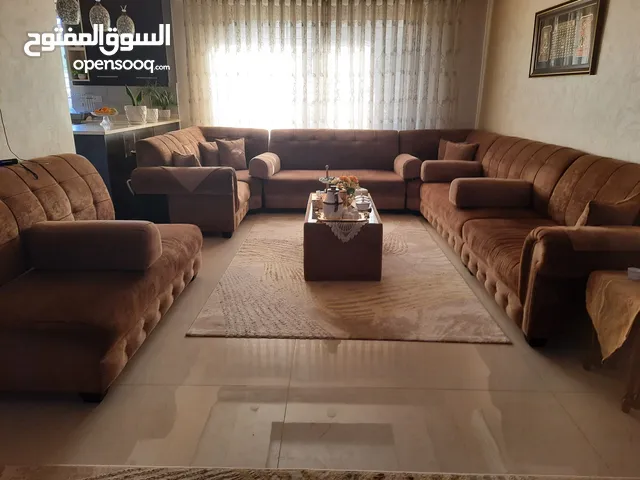 كورنر كبير للبيع