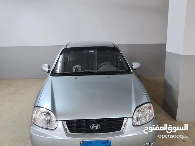 فيرنا موديل 2009 فضي بحالة الفابريكا اترفعت في جراج 9 سنين بحالة الزيرو ماشية 38 الف كيلو كاملة