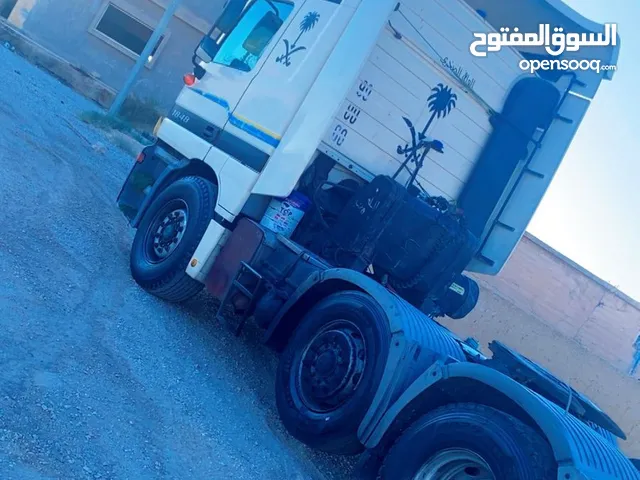 راس تريلا سنقل مع عربايه قلاب 4 محاور