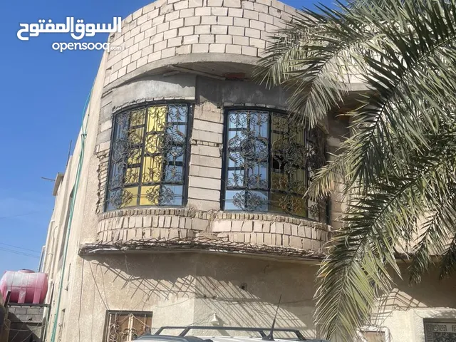 300 m2 5 Bedrooms Townhouse for Sale in Basra Zubayr