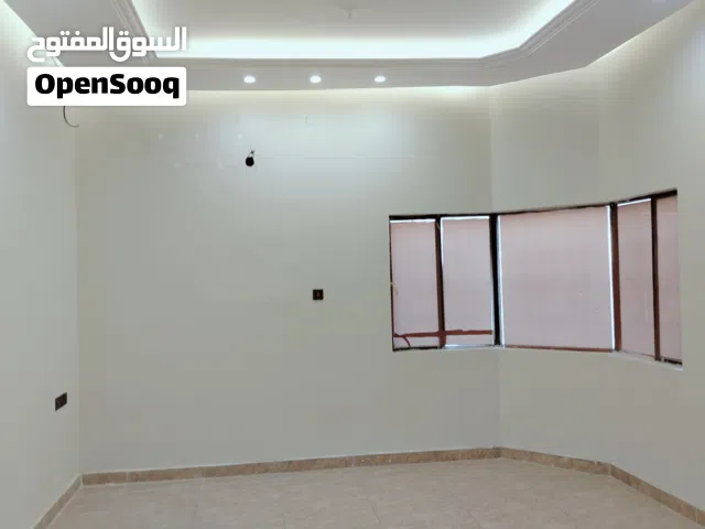 250 m2 4 Bedrooms Villa for Rent in Basra Jaza'ir
