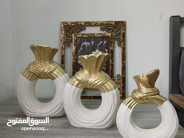 مزهريات وتحف