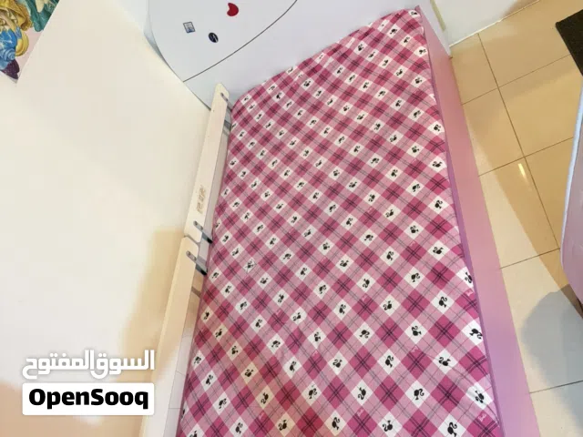 غرفة نوم بحالة ممتازة
