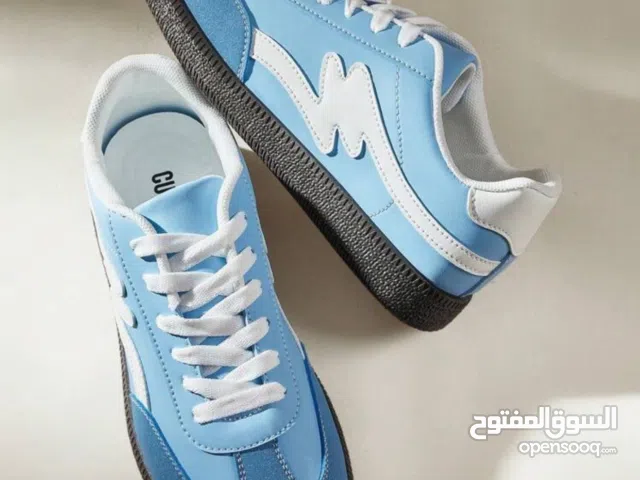 حذاء من شي ان تم الارتداء مرة واحدة فقط، بحالة الجديد ..