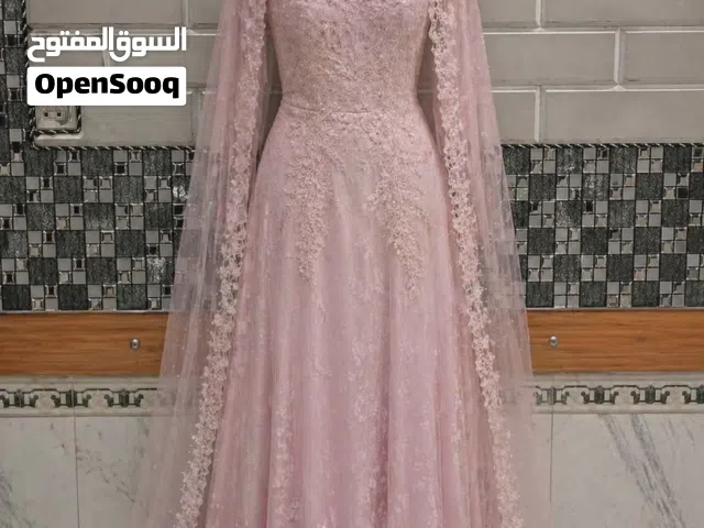 فساتين للبيع واذا تاخذهن كلهن انزل نت استخدام مره وحده للتصوير والقطعه الي بيها علامه مملبوسه نهائي