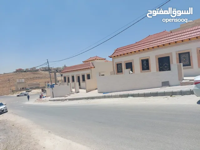 215m2 5 Bedrooms Townhouse for Sale in Zarqa Shomer