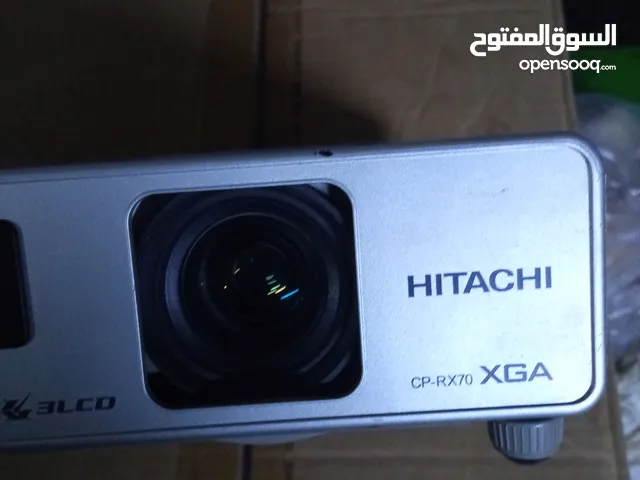 بروجكتر هيتاشيVGA موديلcpRx70....2000لومنس به مدخلAV.......VGA