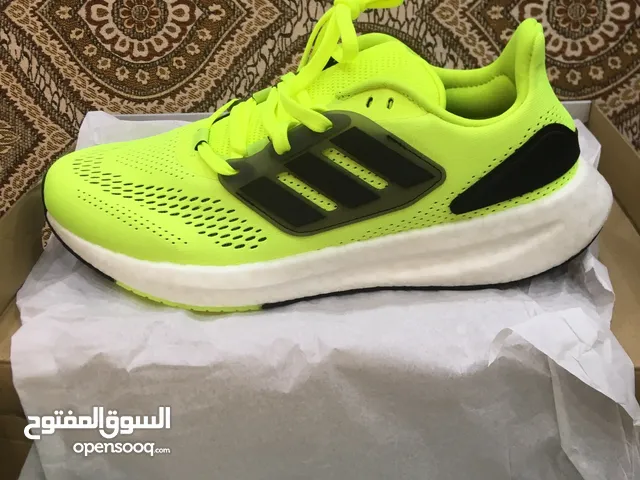 41.5 Sport Shoes in Al Ahmadi