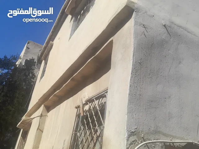 300 m2 More than 6 bedrooms Townhouse for Sale in Zarqa Hay Al Hussain