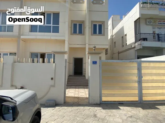 Villa for Rent in Souk Al Khoud – On Al Shabab Highway/فيلا  للإيجار في سوق الخوض – على شارع الشباب