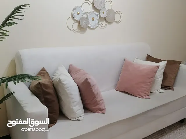 كنب واحد مستعمل ل4 اشخاص للبيع 4 Seaters Sofa for sale