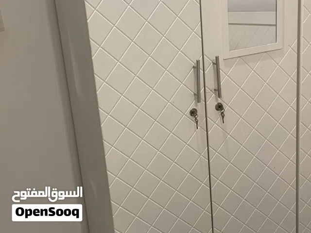 خزانة ملابس ( دولاب ) للبيع