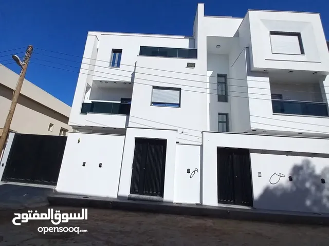 600 m2 More than 6 bedrooms Villa for Sale in Tripoli Arada