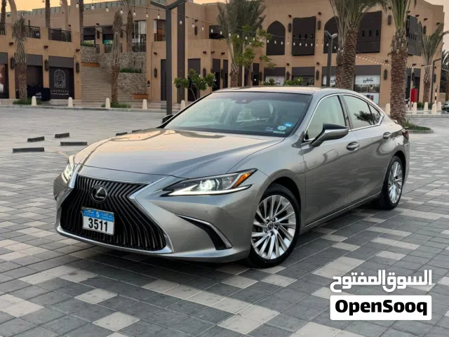 لكزس Es350 مديل 2019 بحاله ممتازه