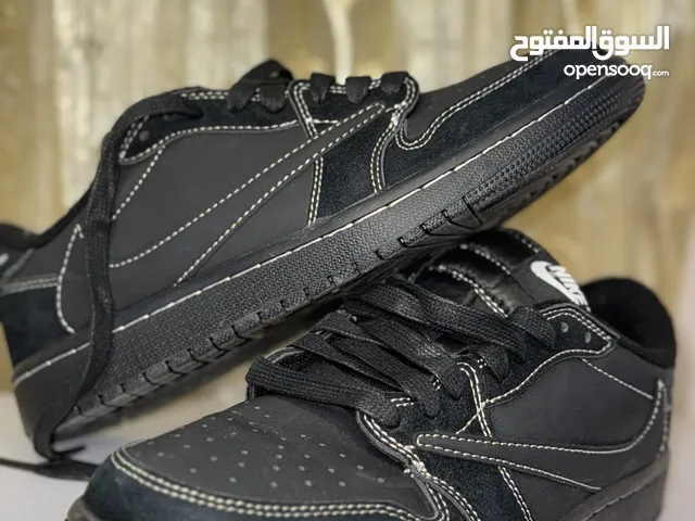 42 Sport Shoes in Amman
