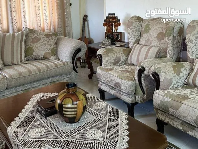 طقم ظيوف مستعمل