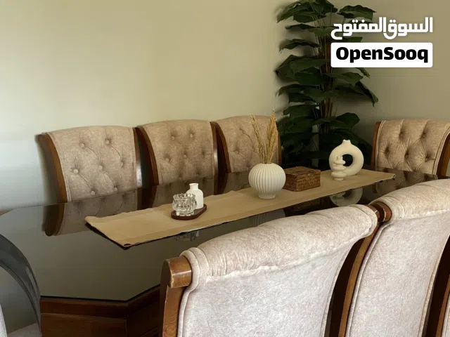 طاولة سفرة ثقيلة خشب زان بحال الوكالة بسعر قابل للتفاوض