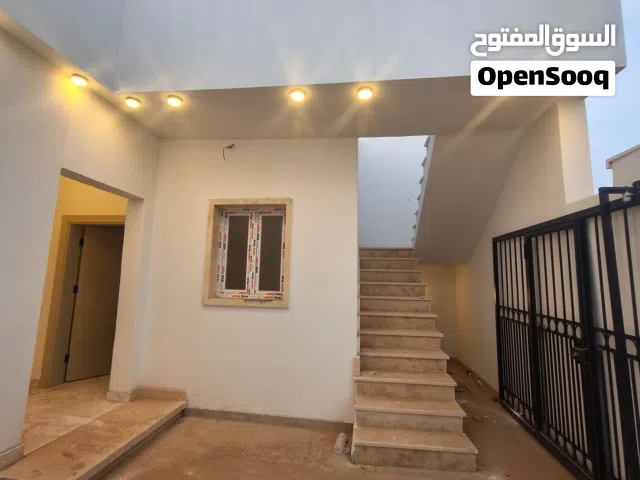 130 m2 3 Bedrooms Townhouse for Sale in Tripoli Ain Zara