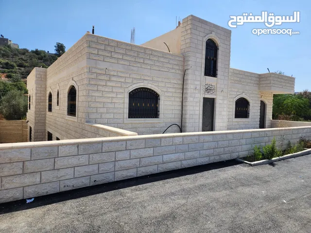 550 m2 3 Bedrooms Villa for Sale in Ramallah and Al-Bireh Surda