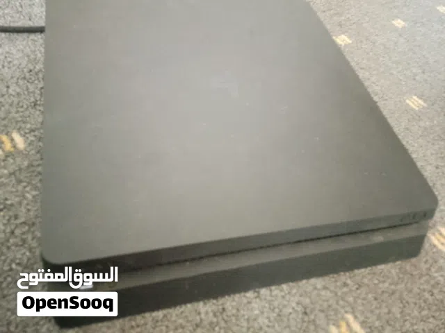 جهاز بلاستيشن 4 ممتازه مع يد ممتازه و شاحن اصلي قوي
