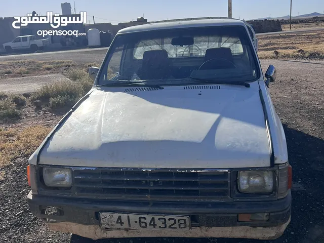 Toyota Hilux 1986 in Mafraq
