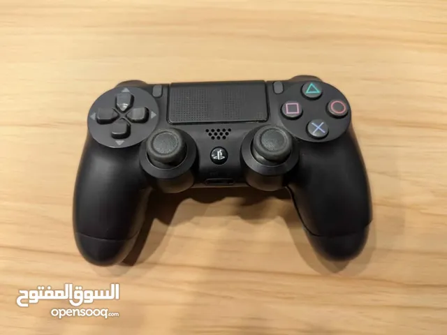يد ps4 اصلية خربانه ( مابعرف شو خرابها ).