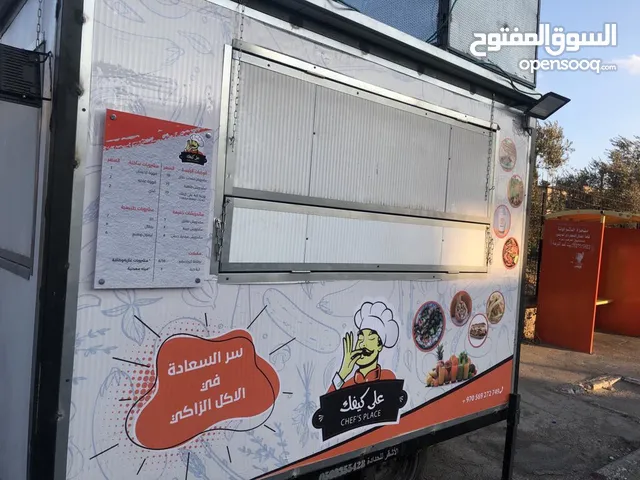 كشك شبه جديد ومعدات مطعم استخدام شهرين وسعر لقطة