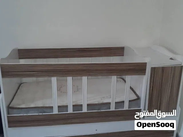 سرير اطفال مستعمل