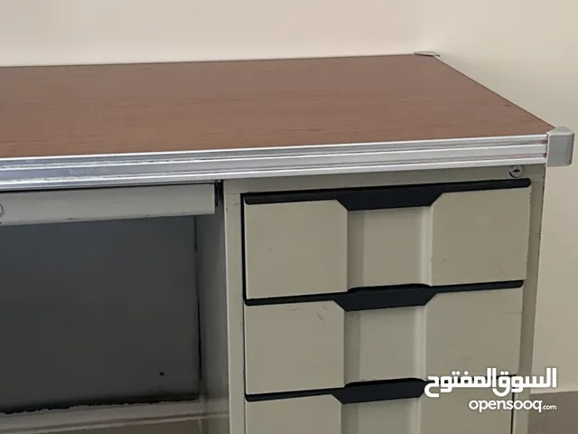 طاولة للدراسة وتنظيم أغراض الدراسة الكتب وغيرها ، مكتب خشب حديد اصلية بجودة ممتازة