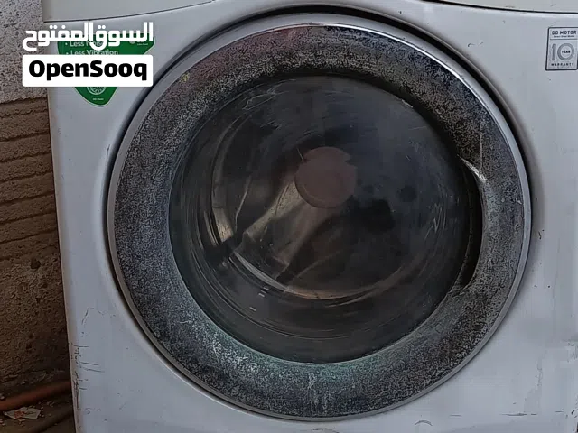 غسالة غنية عن التعريف، من أقوى وأفخم موديلات LG (محرك دايركت درايف إنفيرتر الأصلي). حجمها ضخم جداً