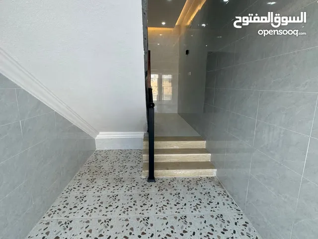 333 m2 5 Bedrooms Apartments for Rent in Tabuk Al-Nazim