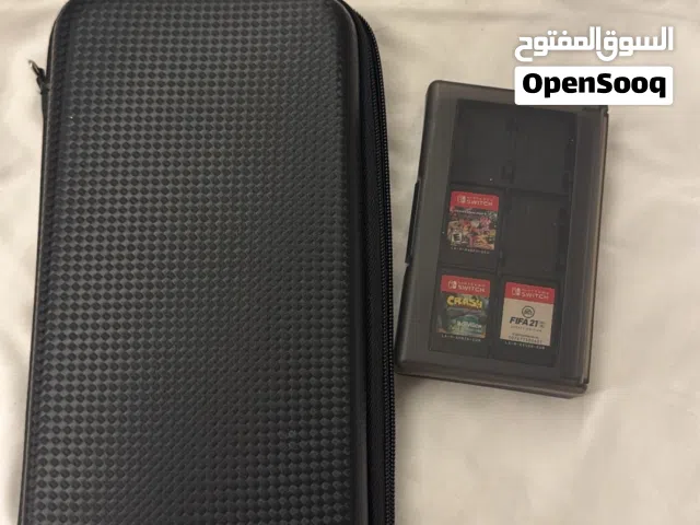 حقيبة ننتندو سويتش مع حافظة لألعاب سويتش
