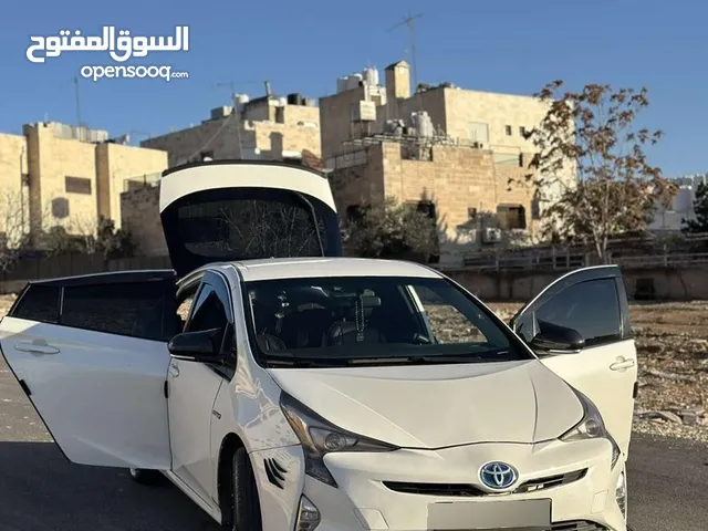 تويوتا بريوس 2018 للبيع