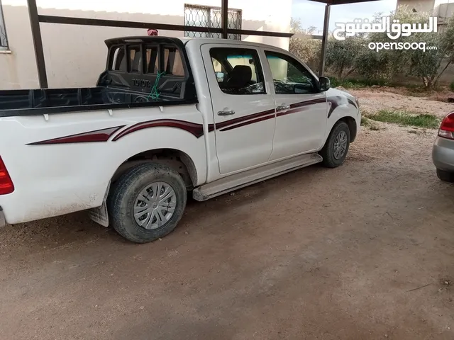 Toyota Hilux DLX in Mafraq