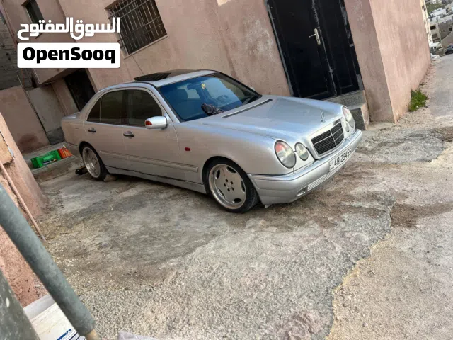 1997 مرسيدس بنز الفئة-E E 200