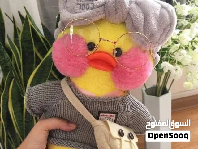 دمية جميلة وصغيره