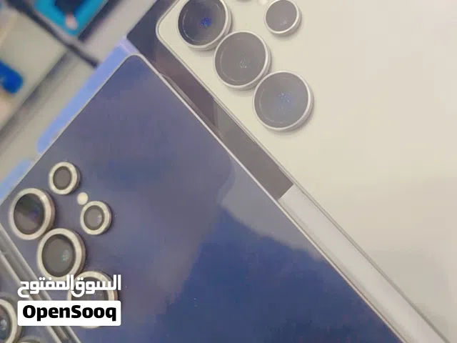 جهازين s25 ultra 256gb حاله روعه ممتازه ولسه في الكفاله مع الكرتونه لون بنفسجي ولون تيتانيوم 12 رام
