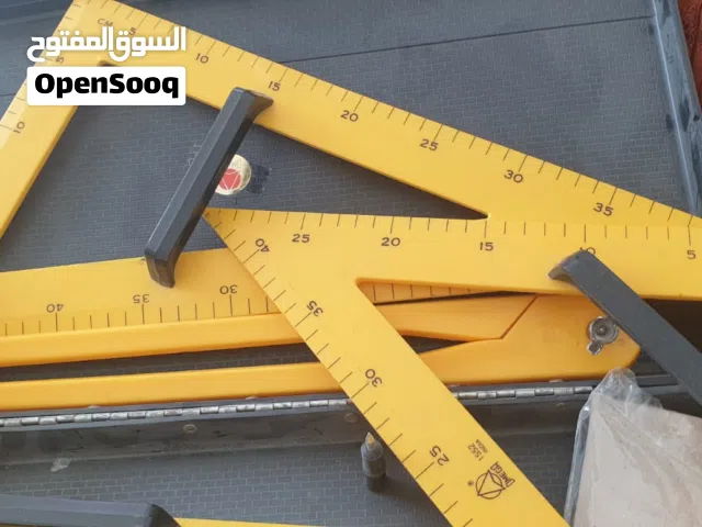 معدات هندسة كبيرة الحجم مناسبة للمعلمين فقط ب 9 ريال