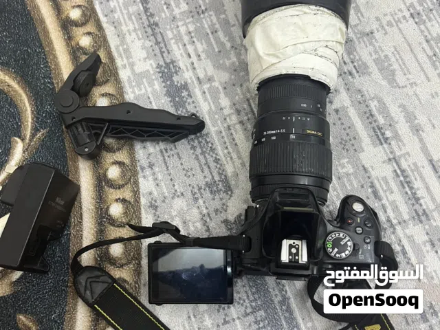 كامره نيكون 5200 نضيفه وملحقاته