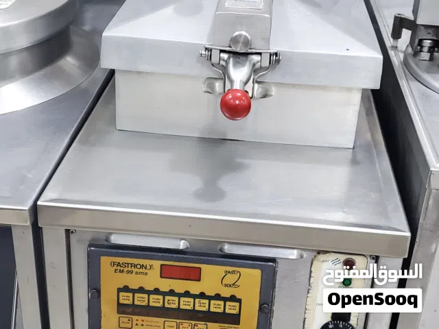 يوجد لدينا مكينه بروست صناعة أمريكي وكالة كهرباء شبه جديدة هاني باني ?? التواصل عبر الارقام التالي