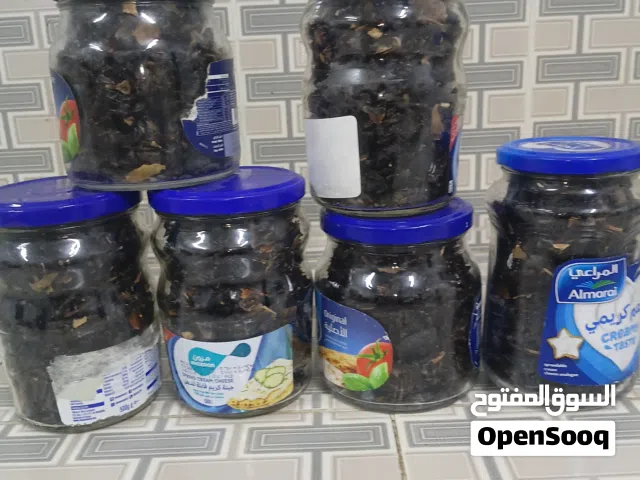 متوفر ليمون اسود بدون قشور نظيف ومرتب جاهز لاطبخ  ايضا يستخدم للحنا يمزج مع  الحنا