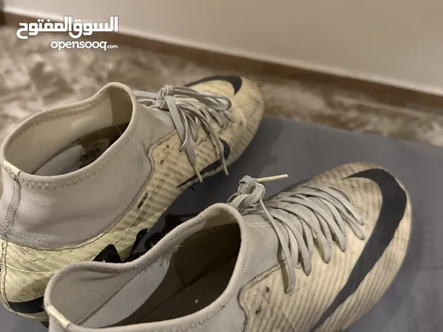 Nike shoes used for 2weeks only real shoes not from Bahrain out of Bahrain