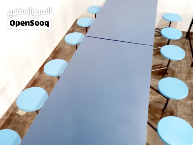 طاولة أكل مدنية و عسكرية
