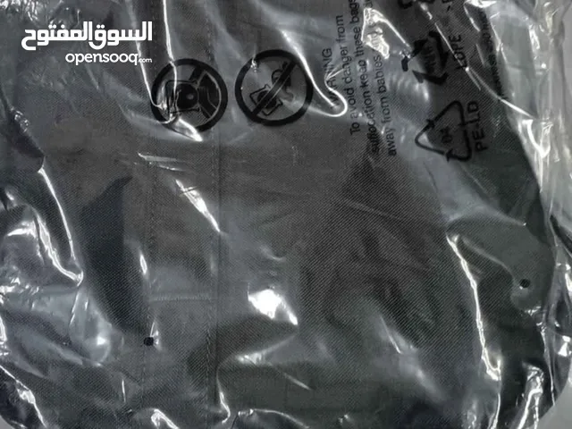 شنطة لا بتوب 15.6 انش وشاحن لينوفو جديد اصلي لم يستخدم من قبل جديد لم يستخدم نهائيا