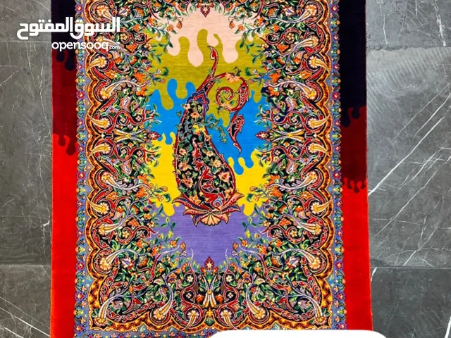 تابلو فرش حريري يدوي من قم – لمسة فنية تزيّن جدرانك.