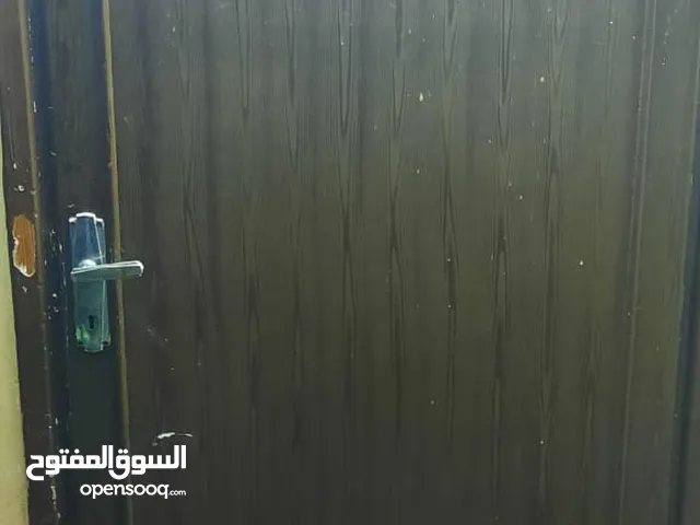 ابواب خشب وحديد شبابيك بوز باص مخ بريك مسجل باص H100 الاصلي غساله كوارة طحين وكاله سكة حراثه للدواب