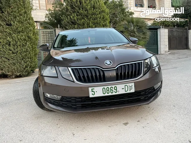 سكودا اوكتافيا 2019 بنزين اوتوماتيك شرررركككةةة