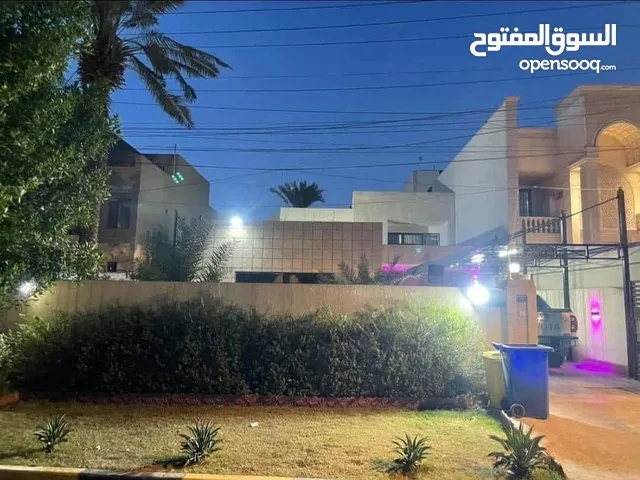 700m2 5 Bedrooms Villa for Sale in Baghdad Saidiya