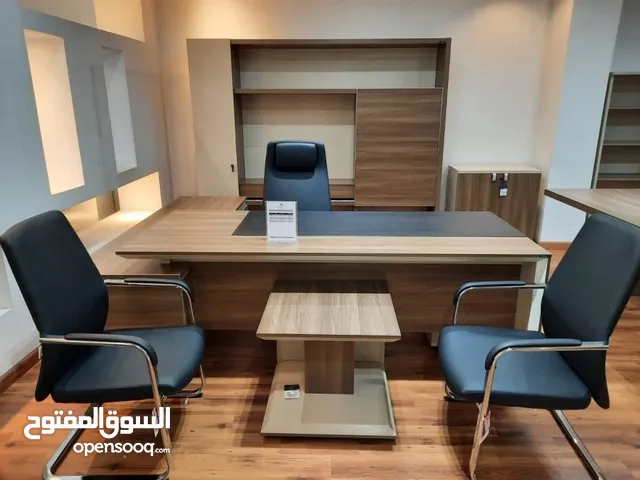 مكتب مؤثث للعقود المؤقتة
